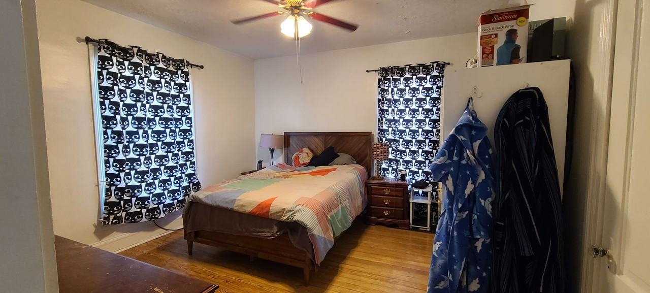 1104 N Woodburn Ave - Photo 4 of 22