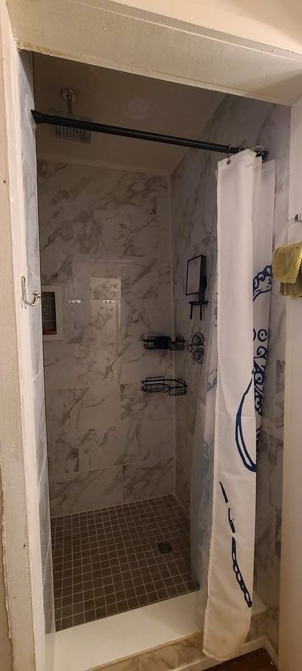 1104 N Woodburn Ave - Photo 7 of 22