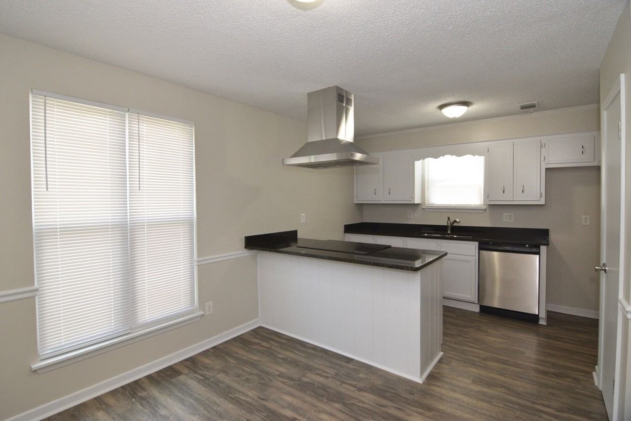 2317 Hiwatha Dr - Photo 6 of 21