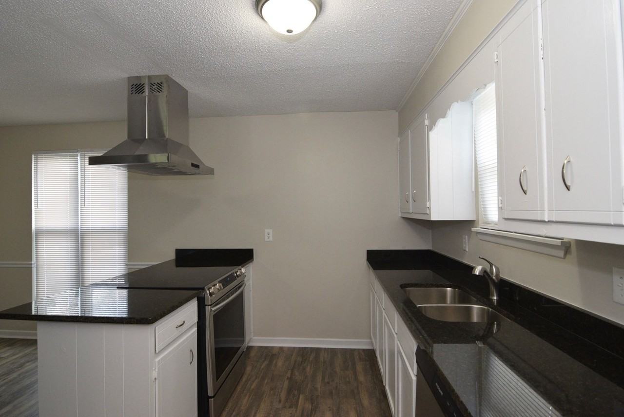 2317 Hiwatha Dr - Photo 7 of 21