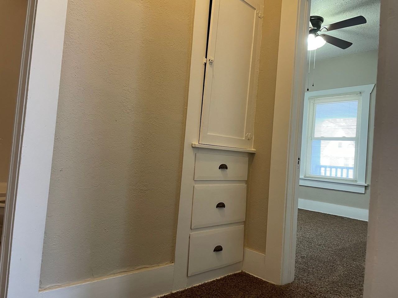 1511 W 2nd St N - Photo 3 of 8