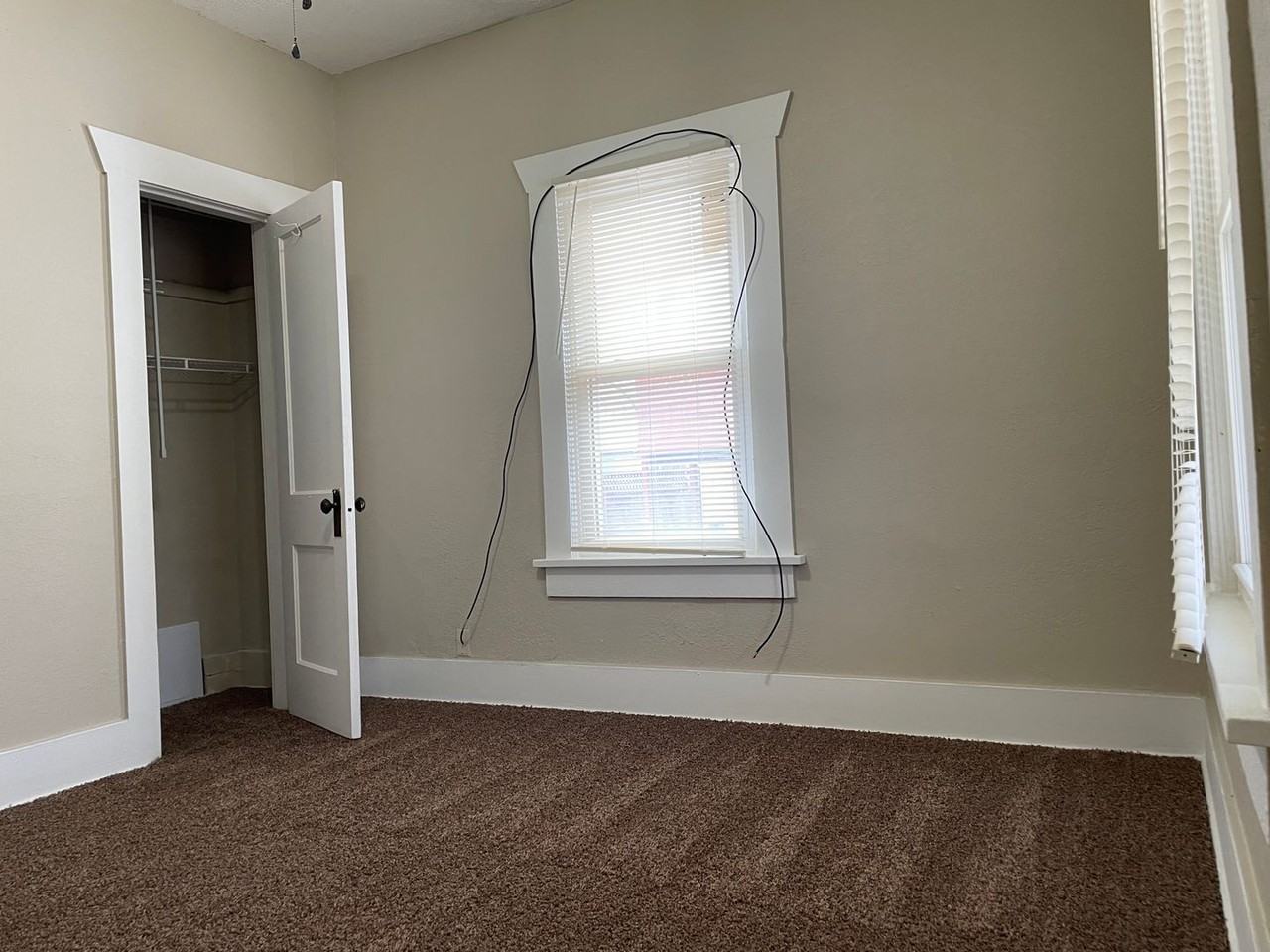 1511 W 2nd St N - Photo 4 of 8