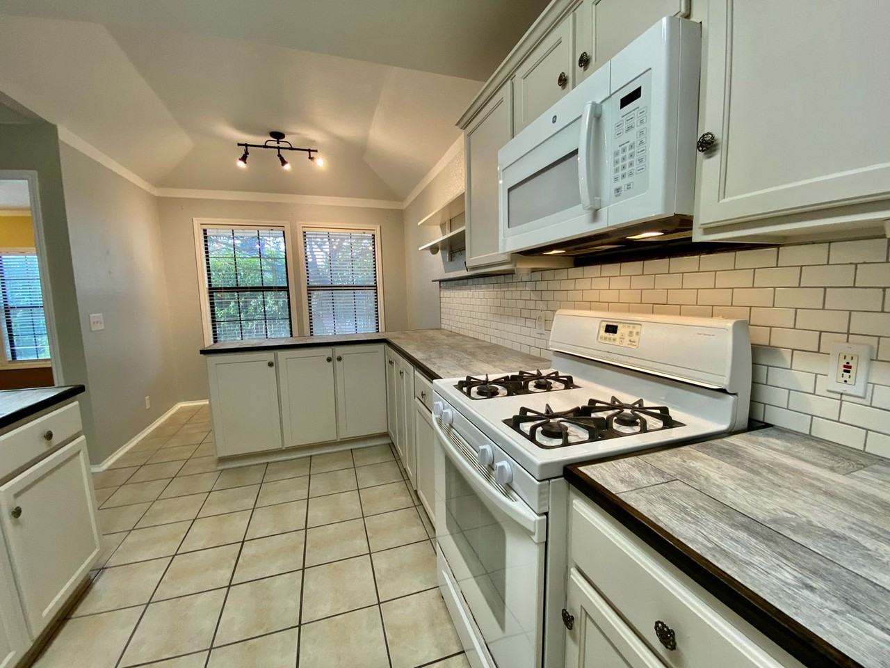 140 Llama Loop - Photo 3 of 36