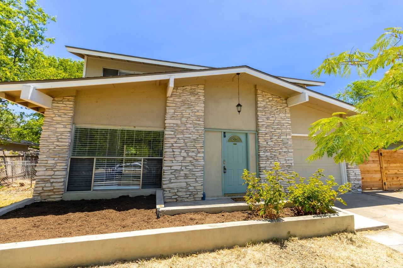 5111 Creekline Dr - Photo 2 of 29