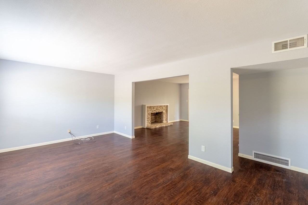 5111 Creekline Dr - Photo 4 of 29