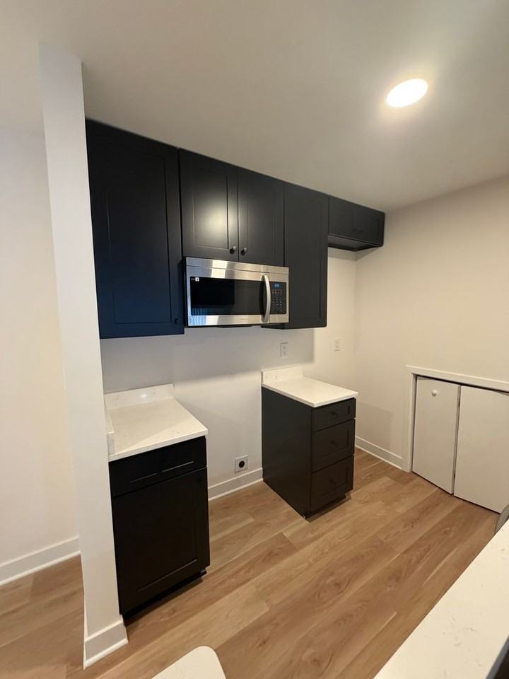 425 W 8th St #94 - Photo 7 of 15