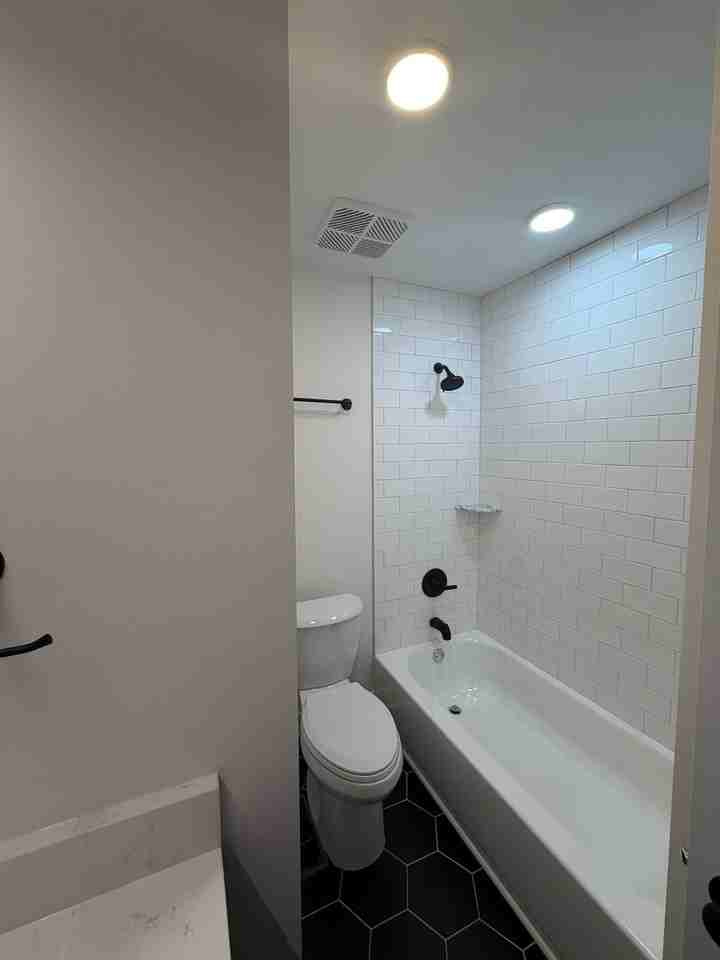 425 W 8th St #94 - Photo 7 of 12