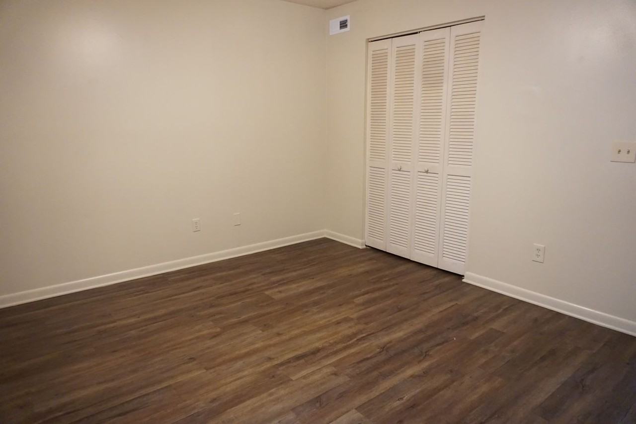 5690 Colony Pine Cir N - Photo 7 of 19