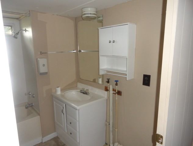 209 Mcqueen St Trlr A - Photo 3 of 11