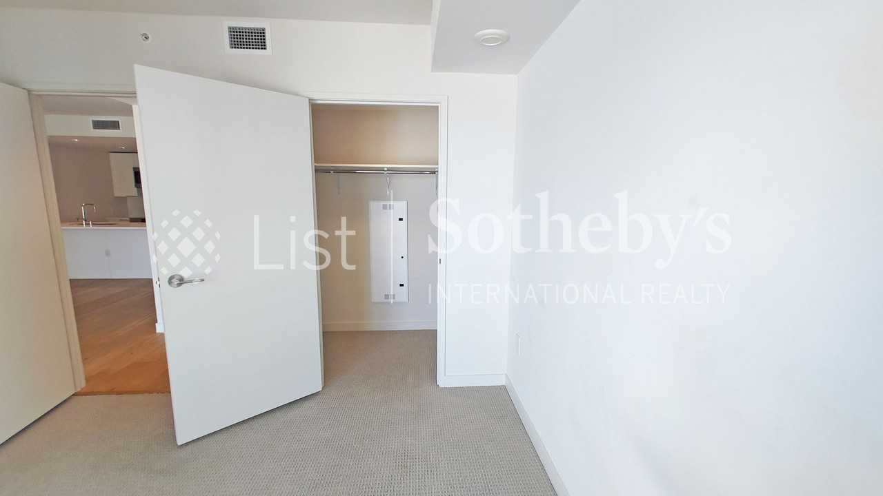 1001 Queen St - Photo 3 of 27