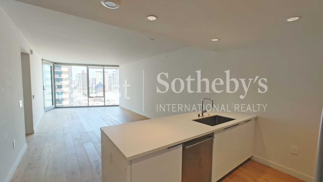 1001 Queen St - Photo 6 of 27