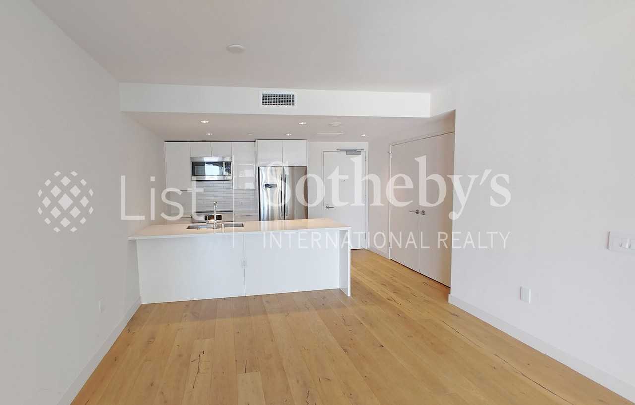 1001 Queen St - Photo 7 of 27