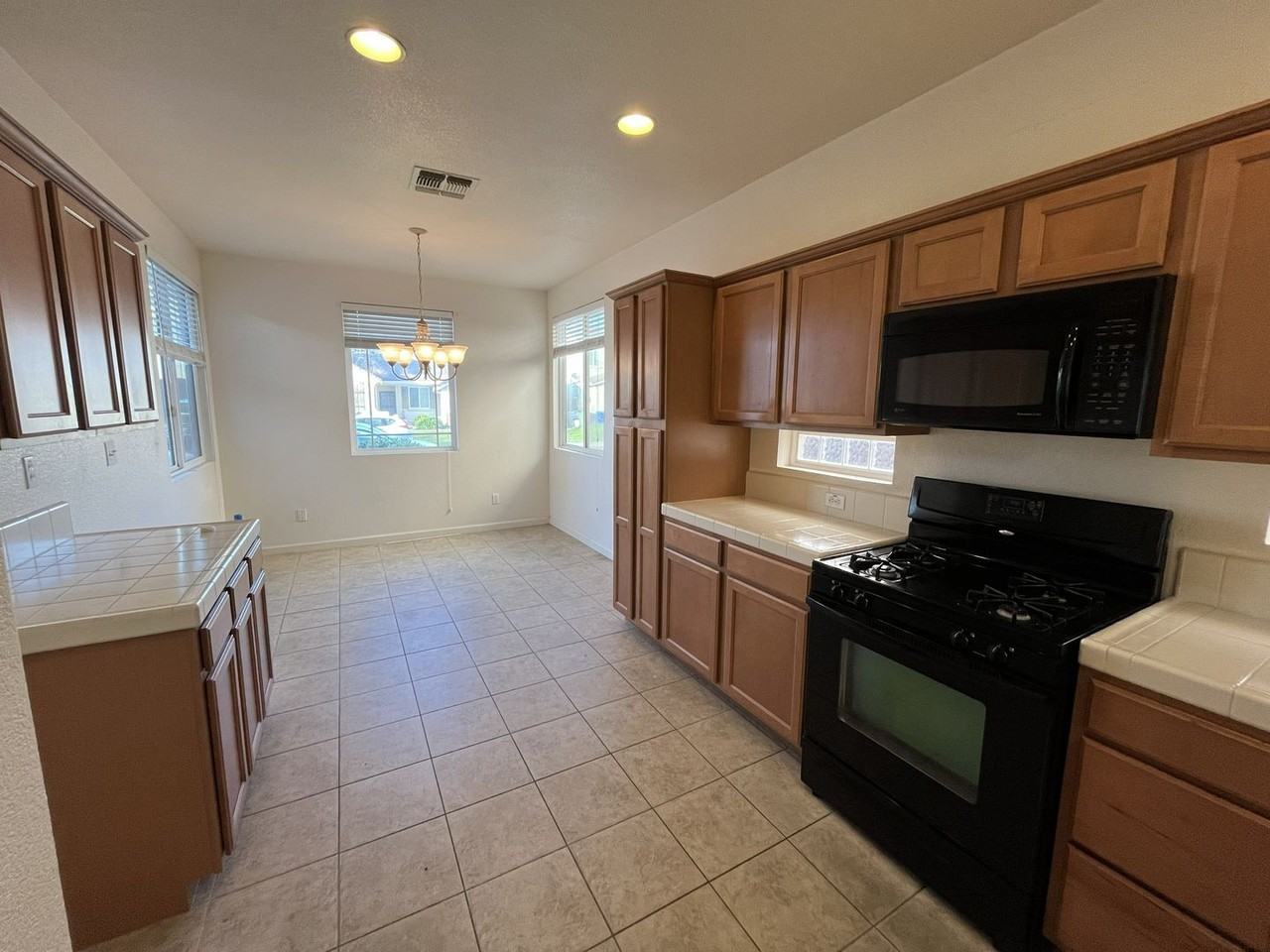 9977 Firethorn Way - Photo 7 of 44