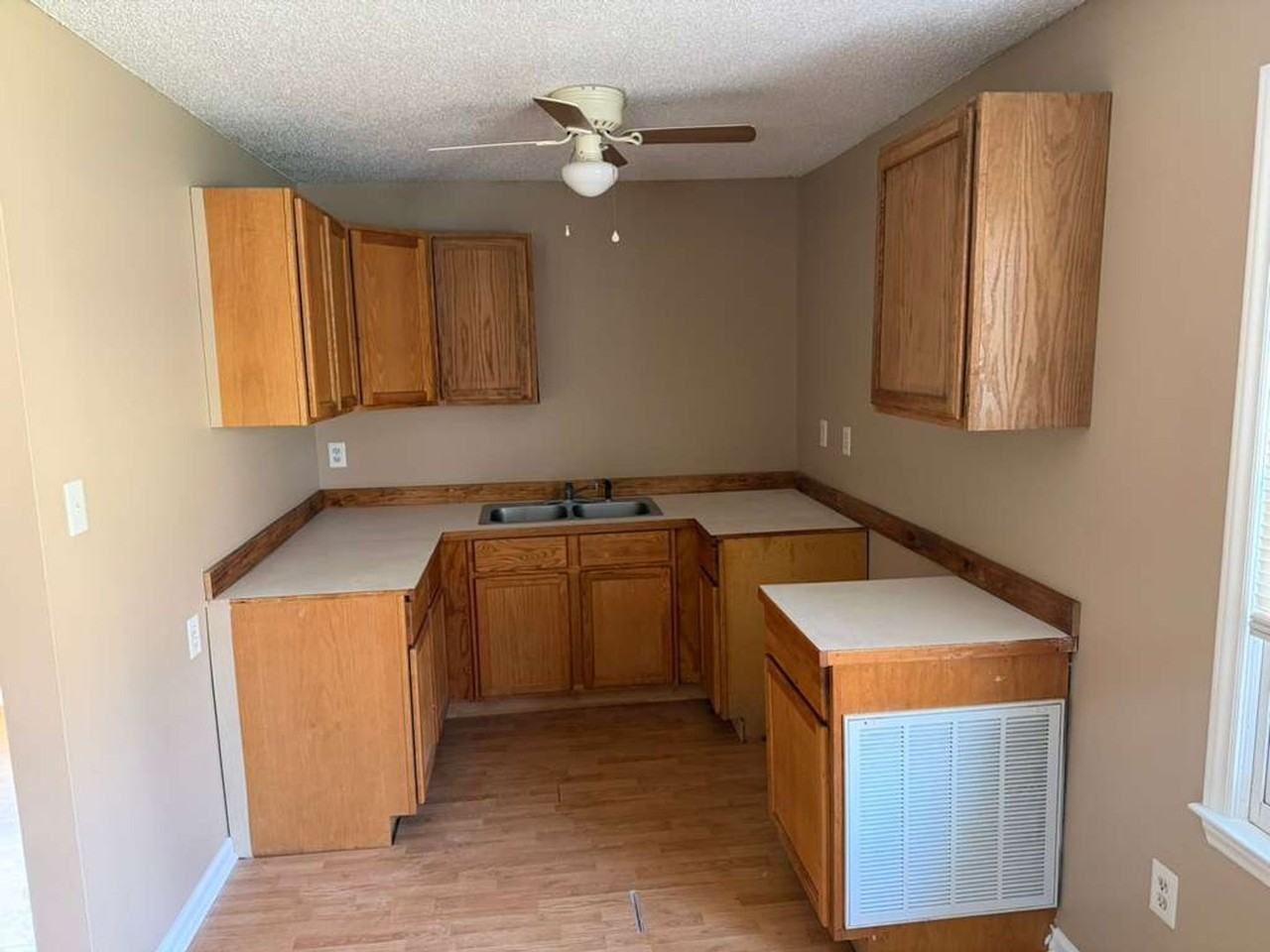 364 Watford Rd - Photo 4 of 9