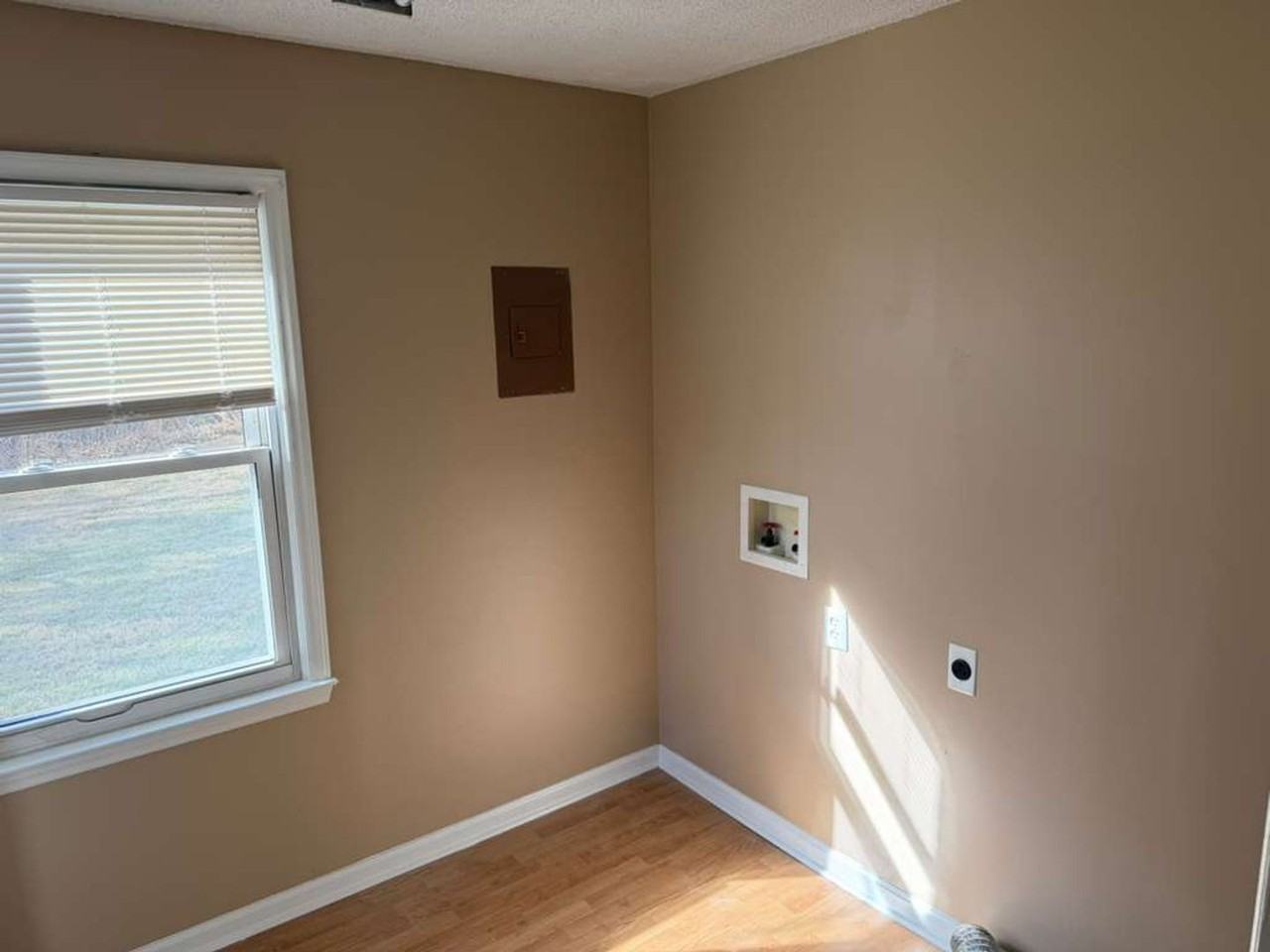 364 Watford Rd - Photo 6 of 9