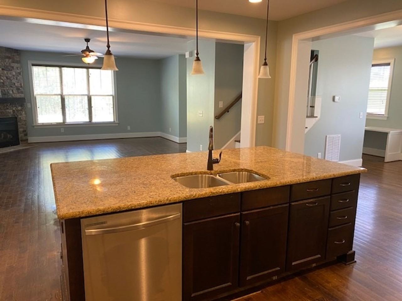 1352 Legendary Ln - Photo 7 of 35