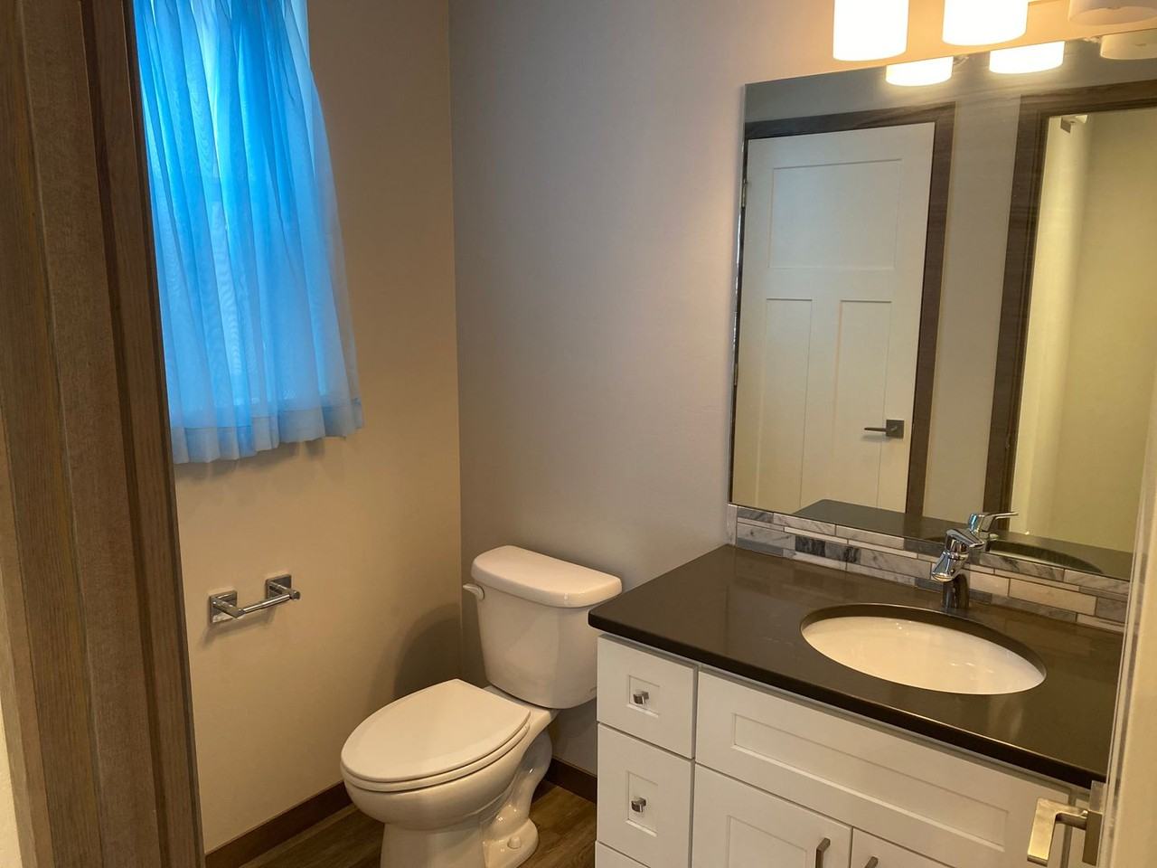 1078 Oak Park Dr - Photo 3 of 21