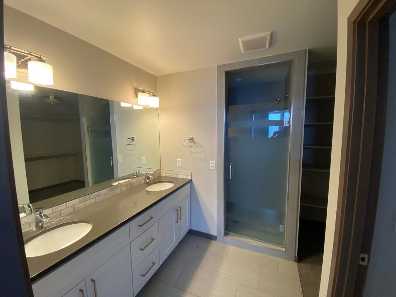 1078 Oak Park Dr - Photo 5 of 21