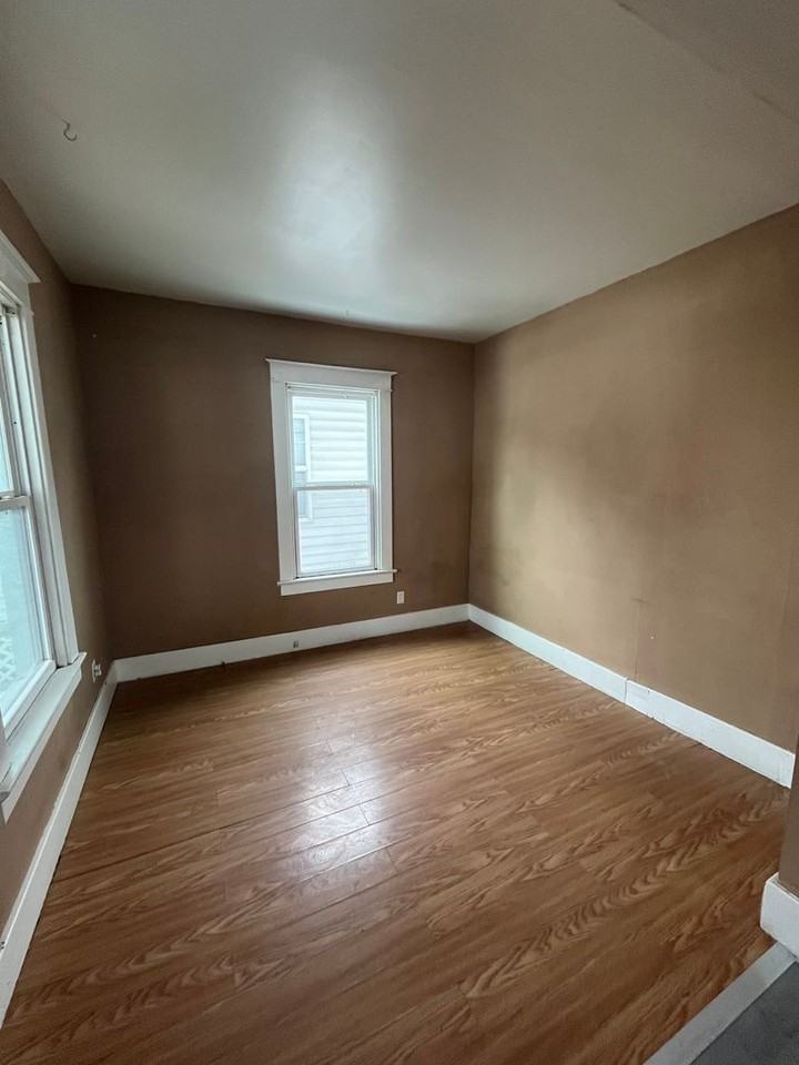 132 W 2nd St - Photo 2 of 11