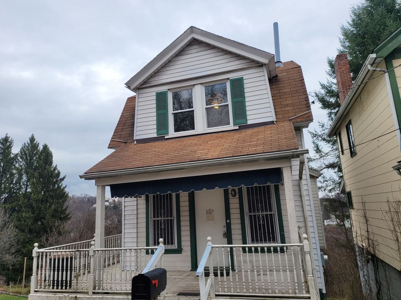 2124 Peekskill St - Photo 3 of 18