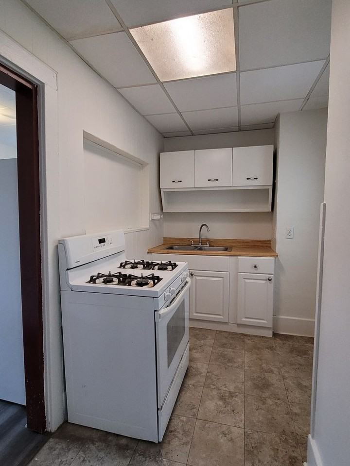 2124 Peekskill St - Photo 7 of 18