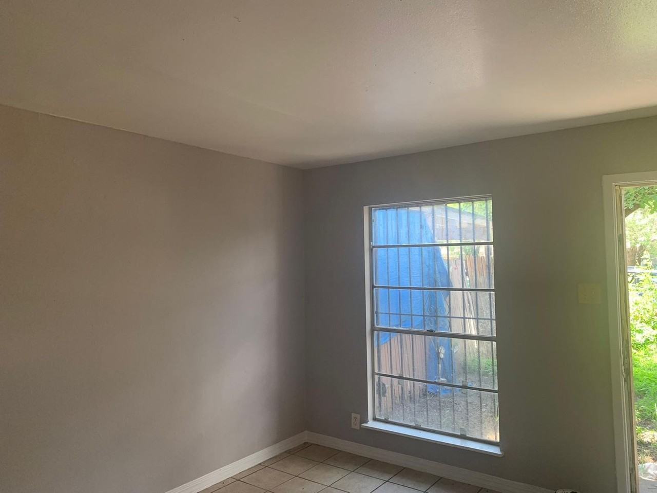 5414 Little Creek St - Photo 2 of 6