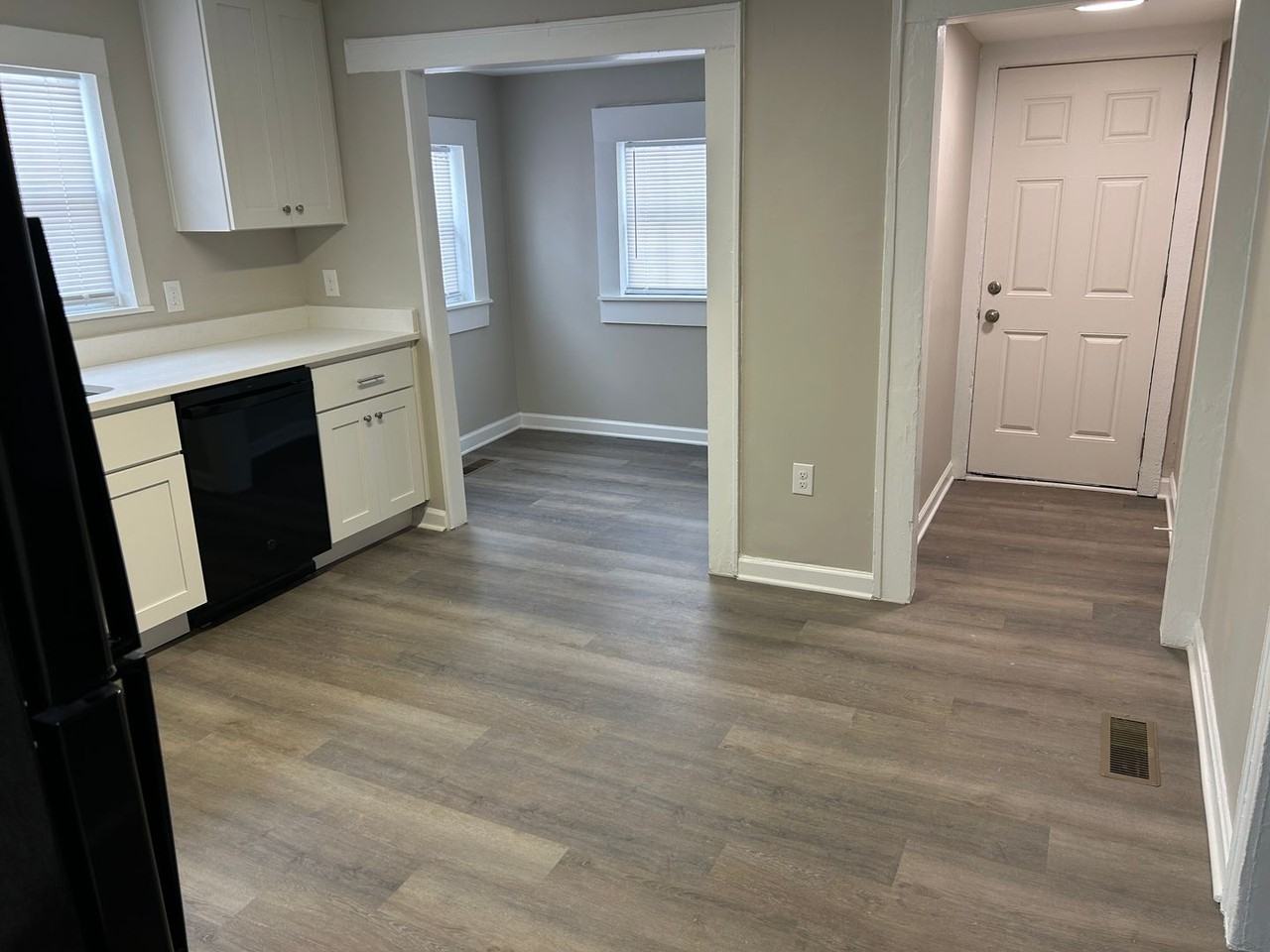 4031 Sheraton St - Photo 5 of 12