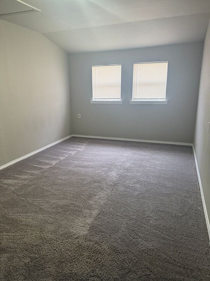 1409 College St - Photo 5 of 7