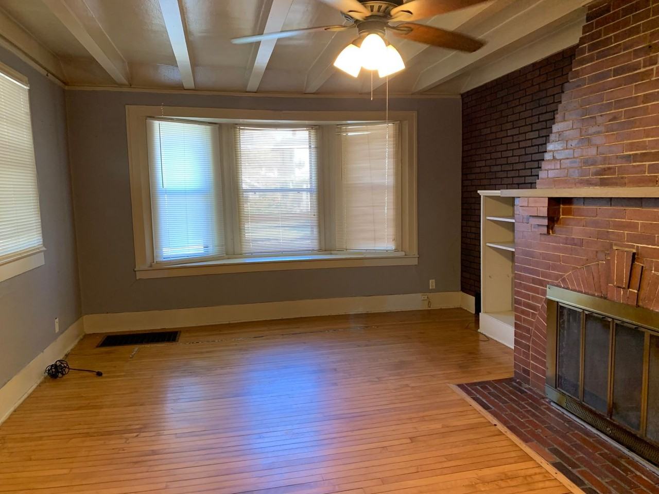 401 S Jackson Ave - Photo 3 of 13