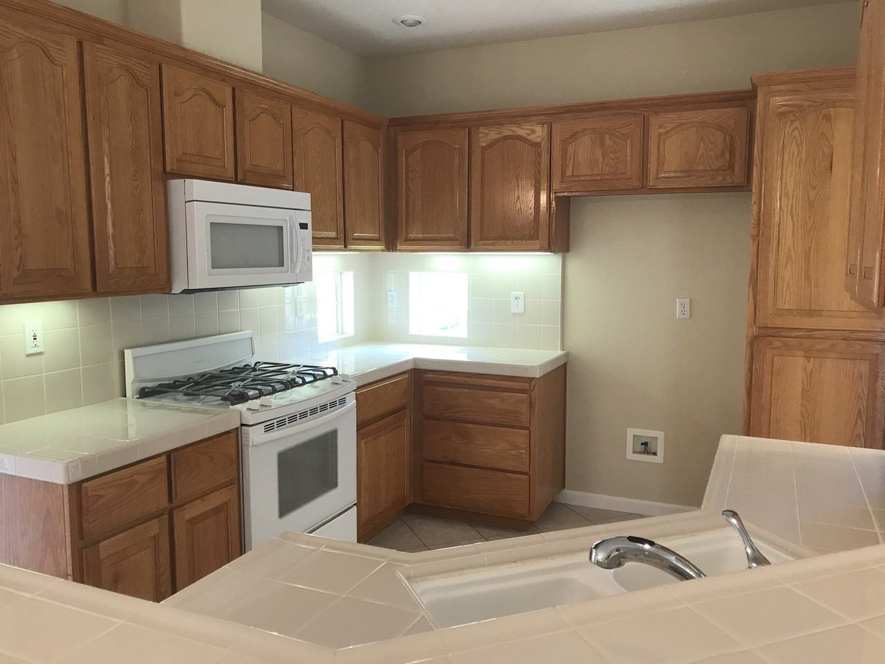 2042 Rummel Ct - Photo 2 of 15