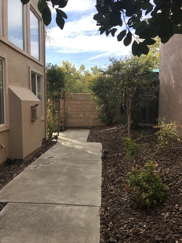 2042 Rummel Ct - Photo 3 of 15