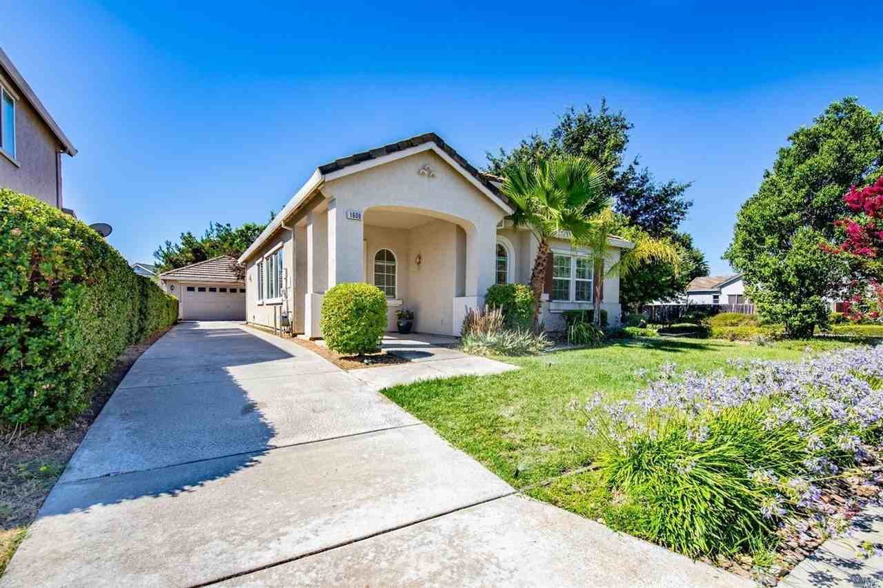 1600 Hickam Cir - Photo 2 of 23