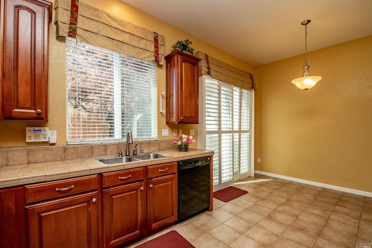 1600 Hickam Cir - Photo 7 of 23