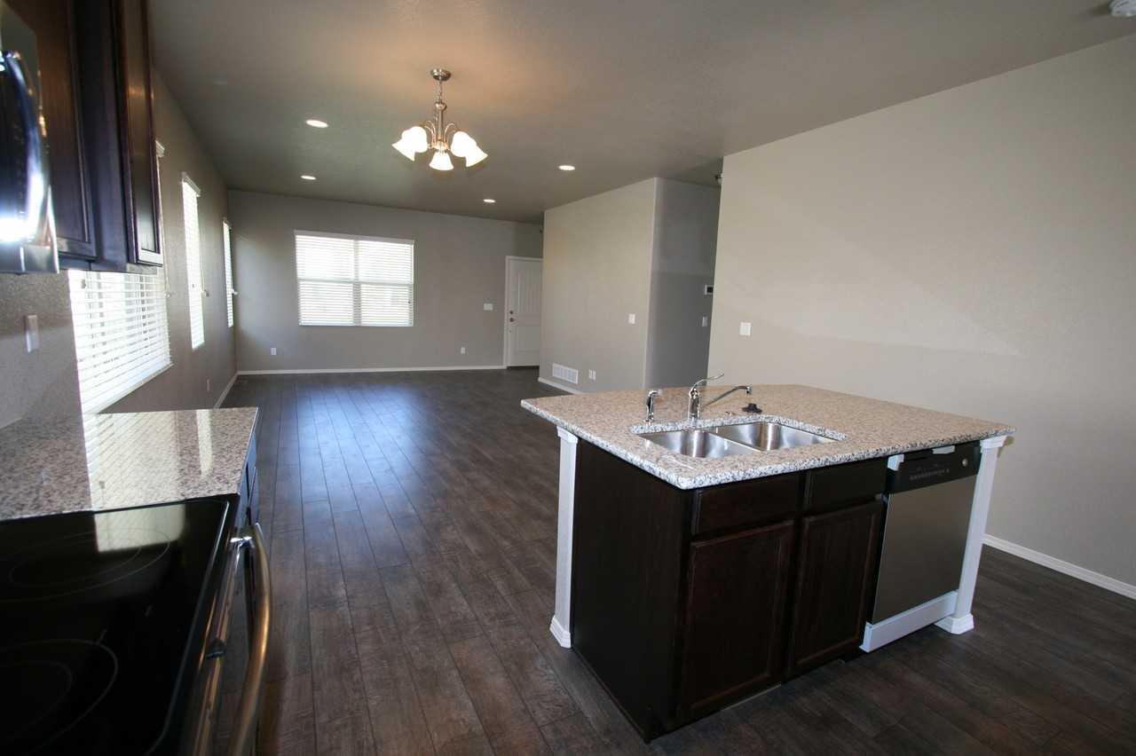 6541 Mission Bend Way - Photo 3 of 20