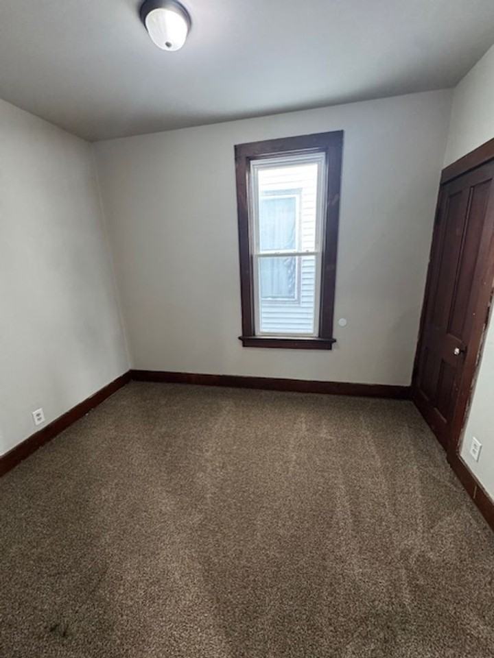 1535 Andrew St - Photo 5 of 7