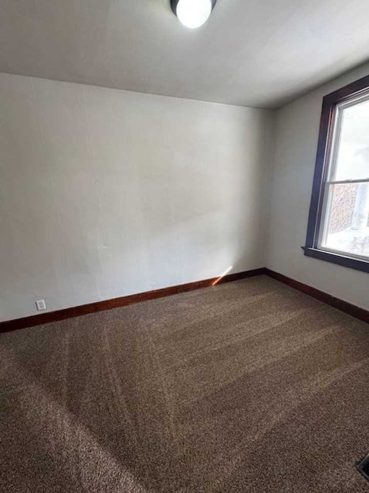 1535 Andrew St - Photo 6 of 7