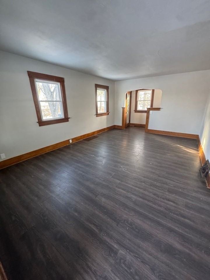 2328 N Anthony Blvd - Photo 2 of 11