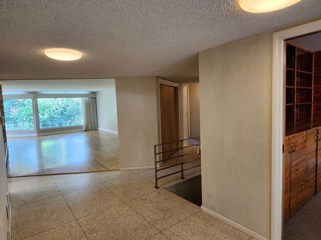 2212 E Melodie Ann Way - Photo 5 of 50