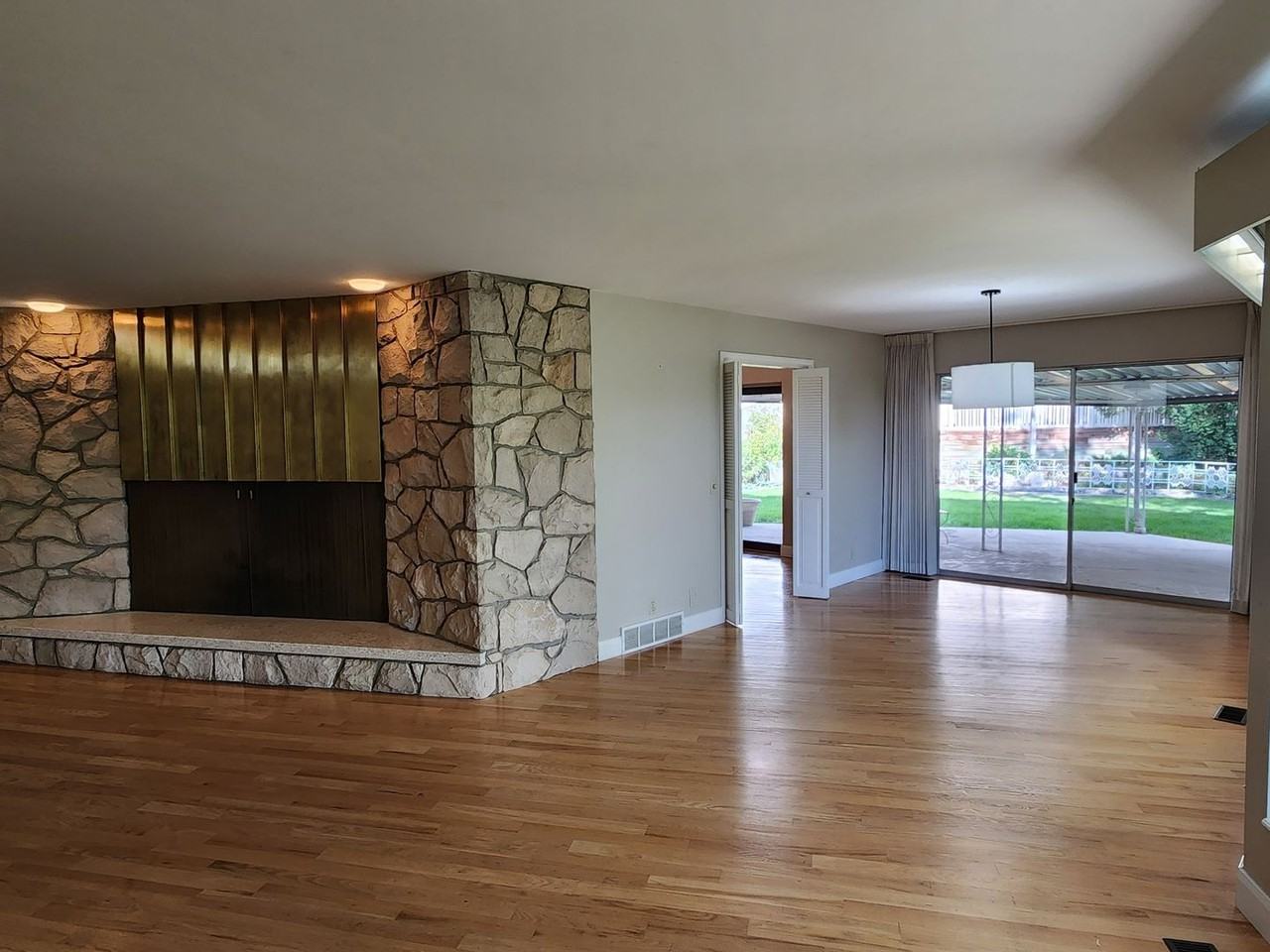 2212 E Melodie Ann Way - Photo 7 of 50