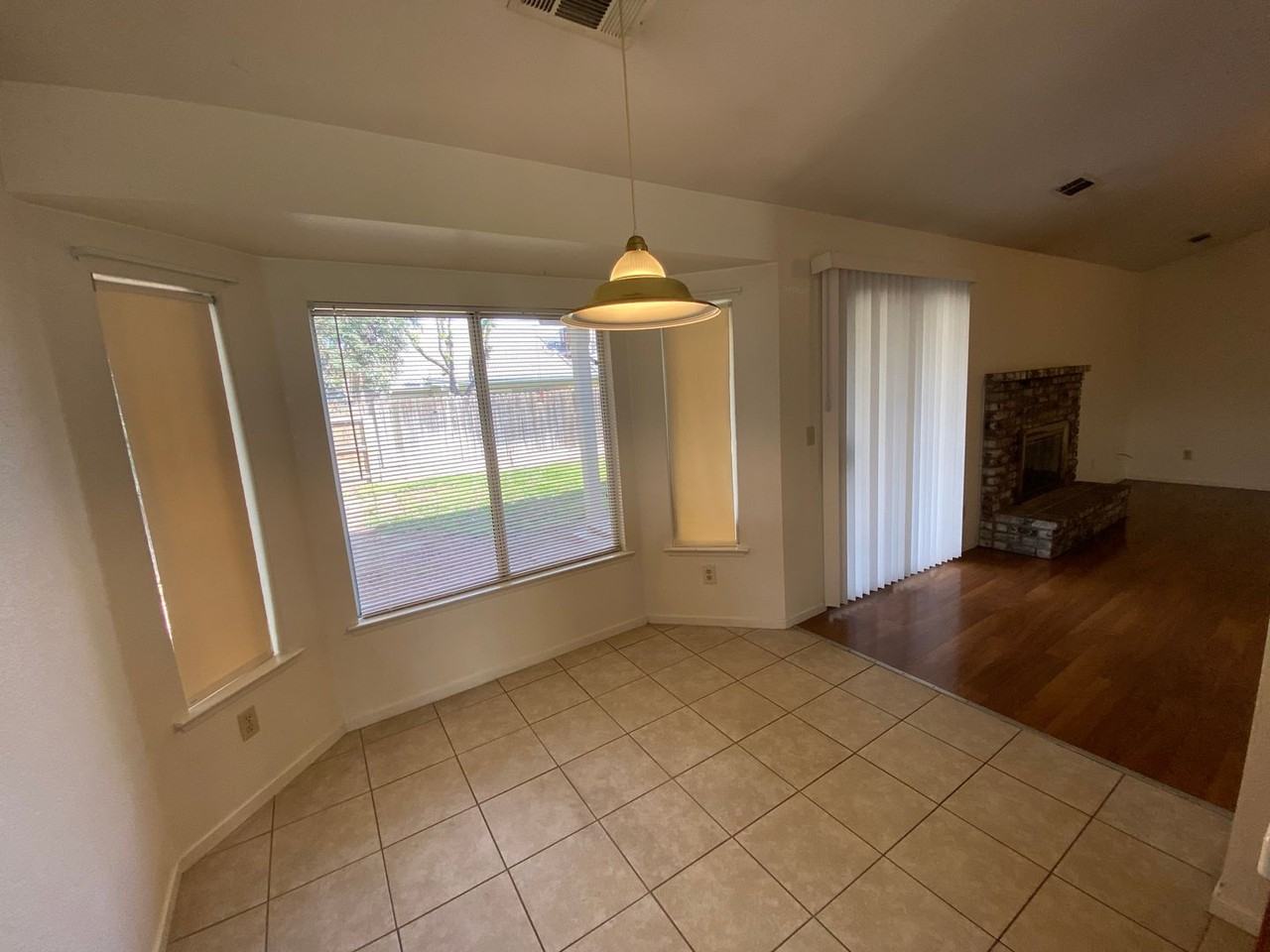 5936 W Oak Ave - Photo 7 of 40