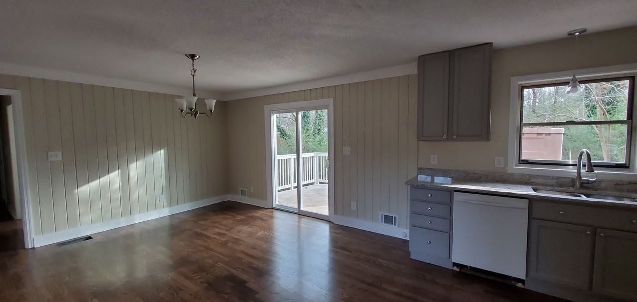 318 Lynnwood Dr - Photo 2 of 8