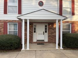 featured image of 1039 Carriage Dr Apt B #Apt B