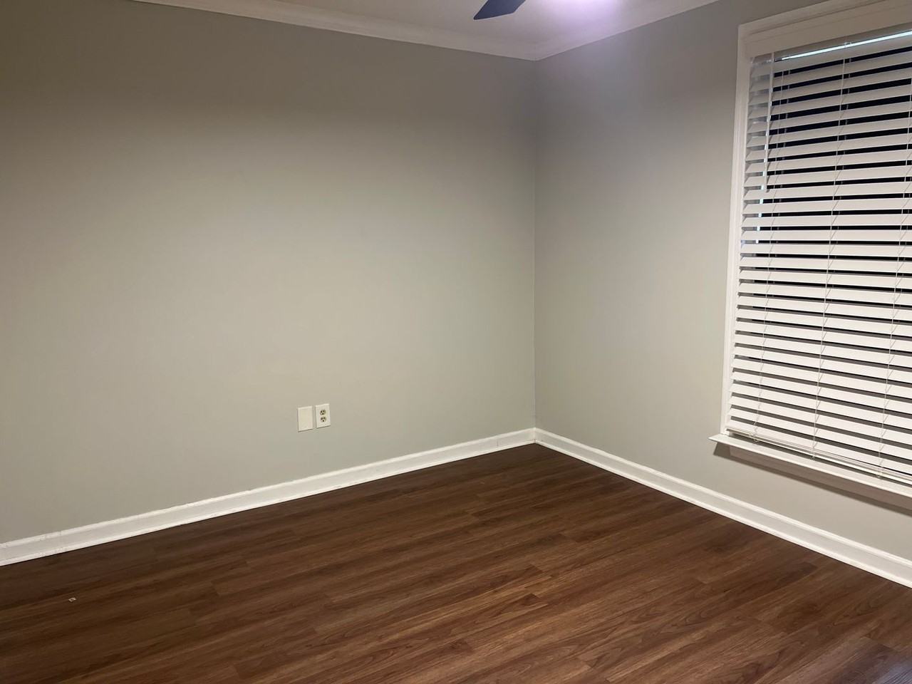 1039 Carriage Dr Apt B - Photo 6 of 11