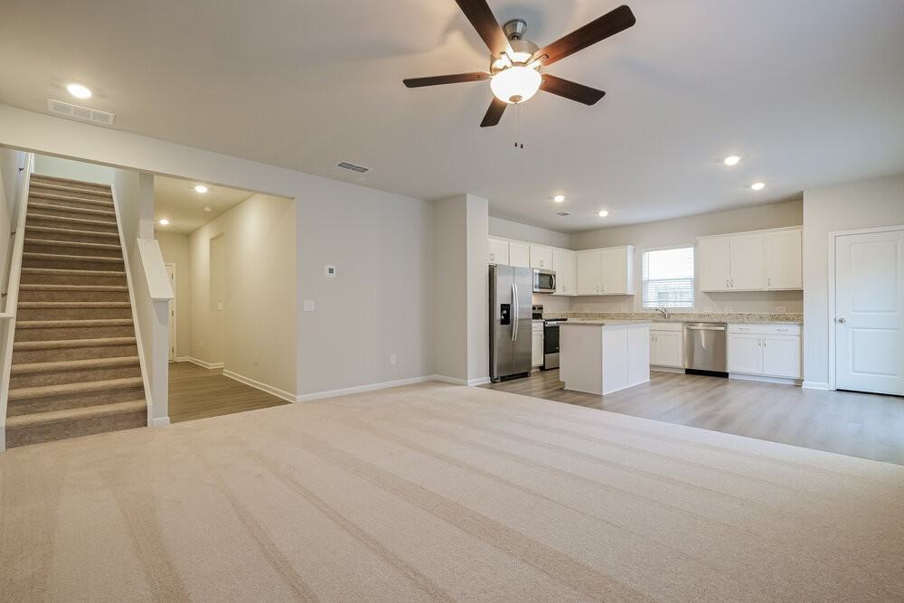 3064 Orwell Dr Se - Photo 6 of 17