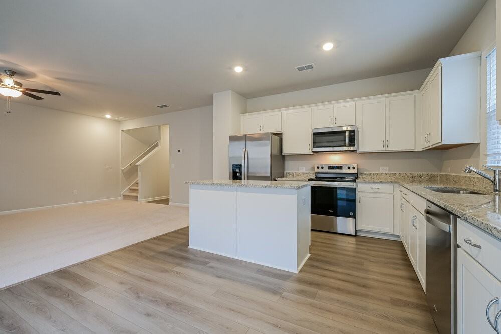 3064 Orwell Dr Se - Photo 7 of 17