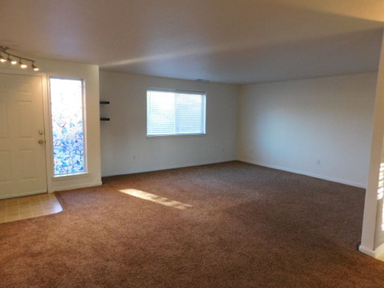 3043 Leah St Ne - Photo 5 of 21