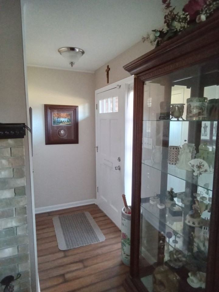 906 E Kings Hwy - Photo 7 of 34