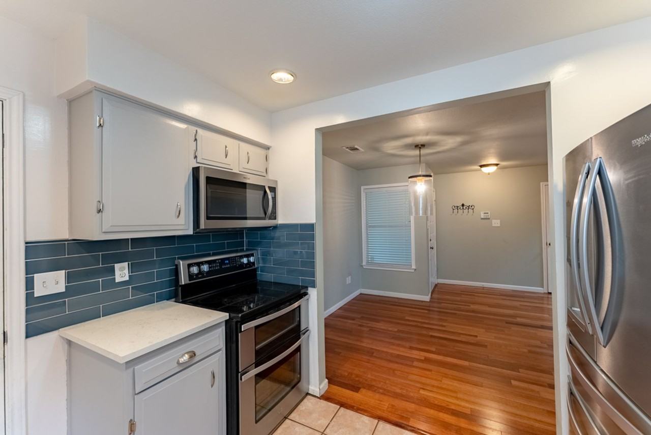 3407 Ambleside Dr - Photo 6 of 30