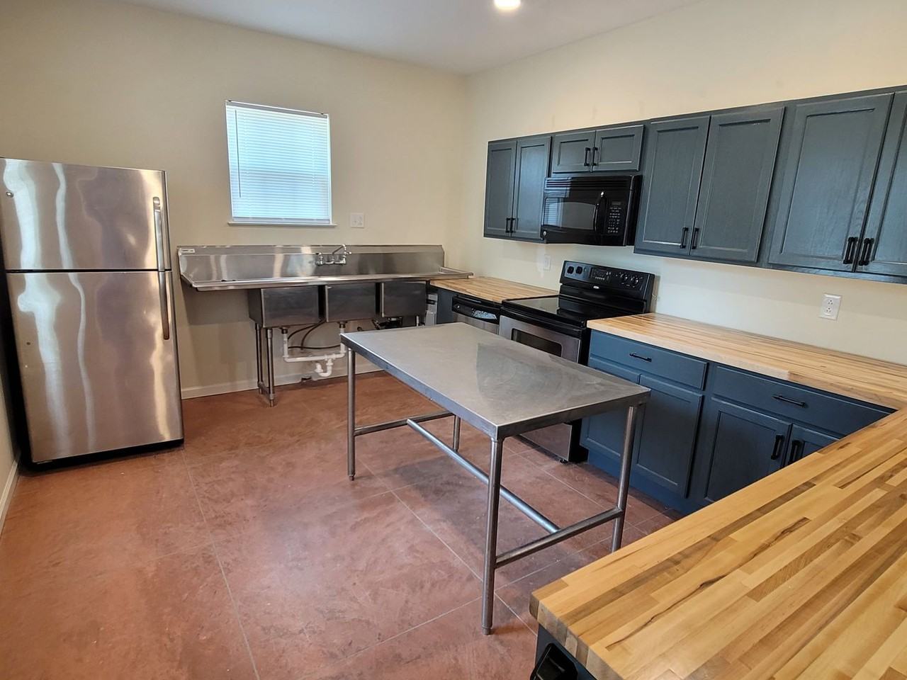 767 Maryland St - Photo 6 of 21