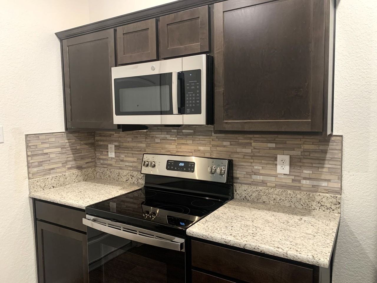 3503 Abraham Dr - Photo 4 of 28